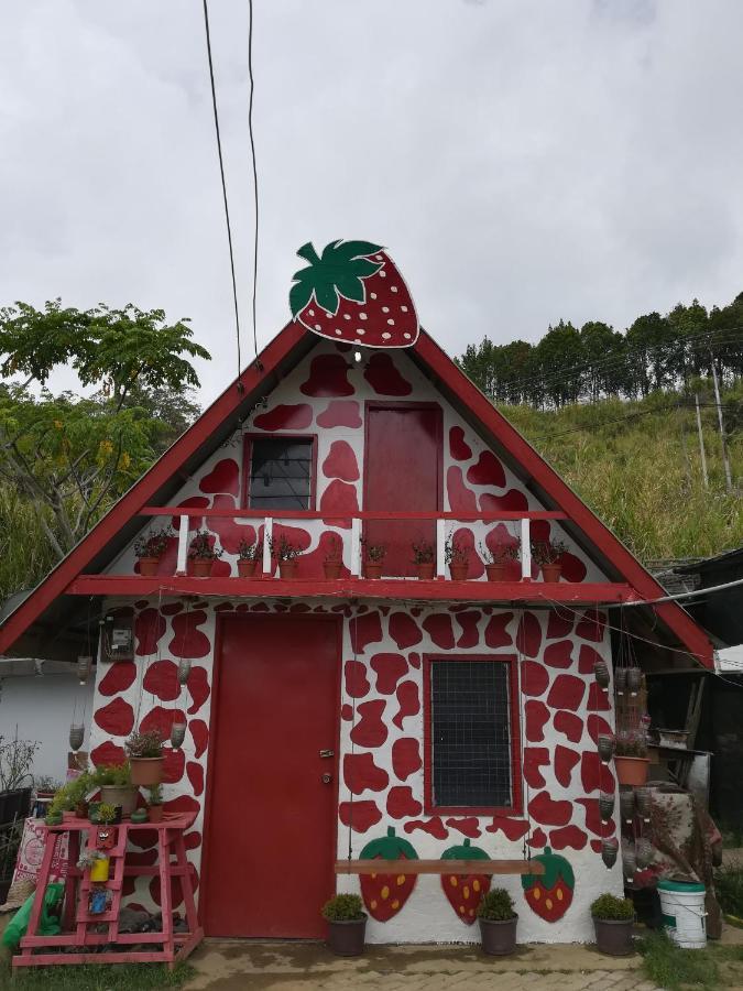 Berries Residence Kampong Kundassan Exterior foto